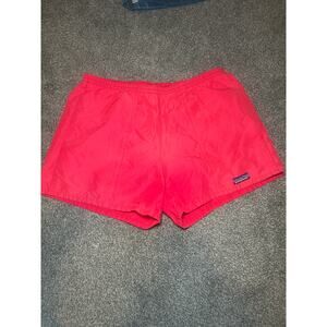 Vintage men’s Patagonia shorts red size m